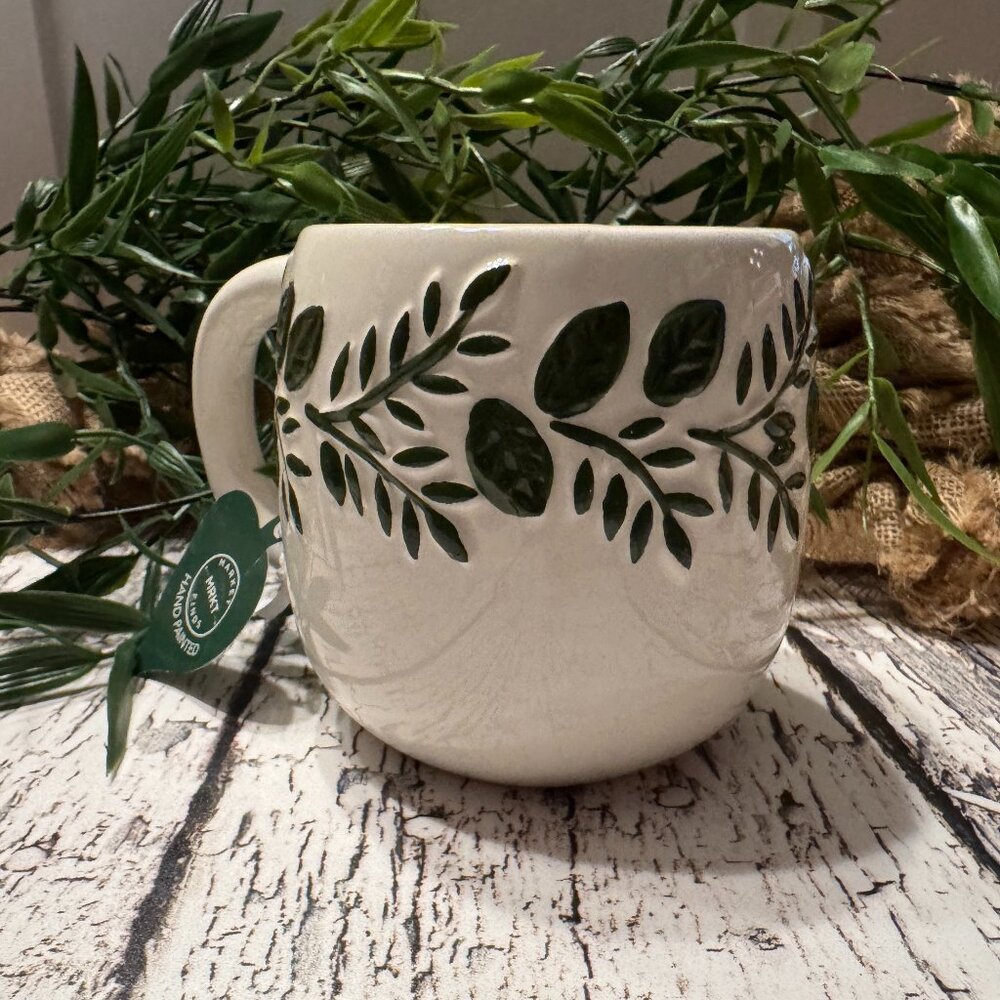 NWT Oversized Winter Holiday Mug White Green Leaf Decorations
